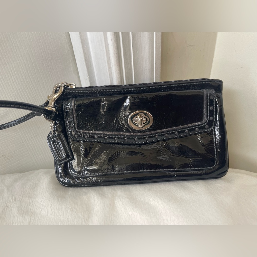 Coach Black Patent Leather Wristlet EUC